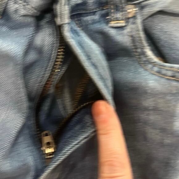 American Eagle Mom Jeans High Rise Distressed Denim Medium Wash Blue Size 6 - Picture 6 of 12